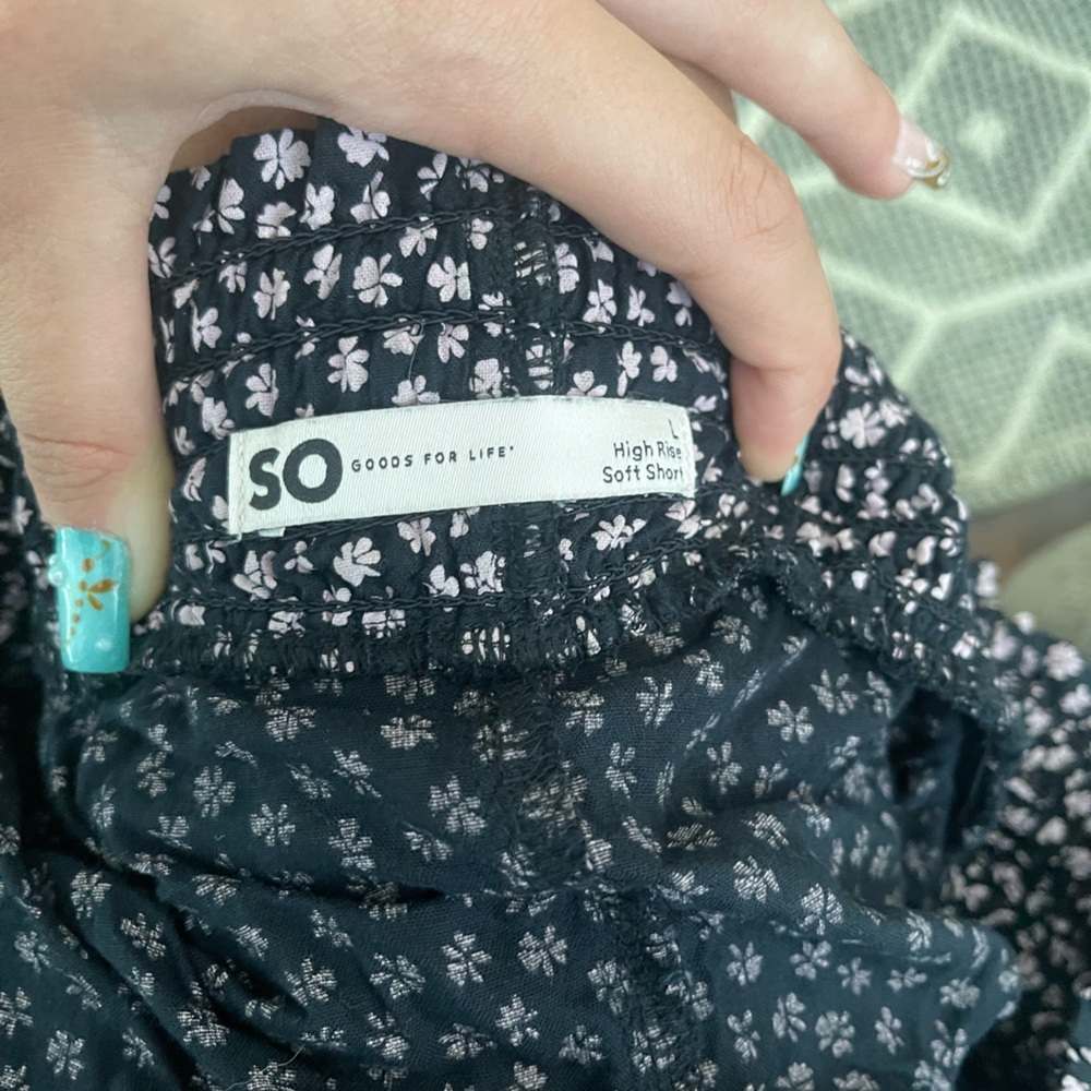 SO Black and White Floral Skirt